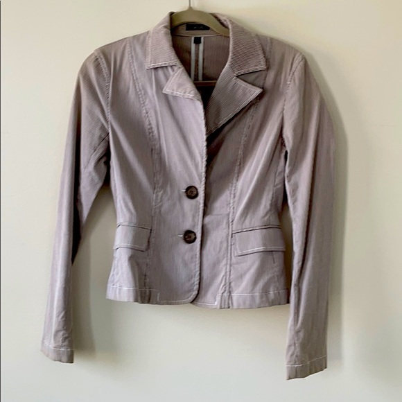 Jacob Blazer - Picture 2 of 5